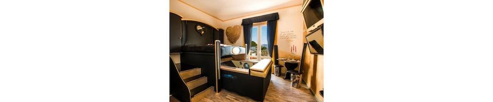 Hotel Butterfly ตอร์เร เดล ลาโกปุชชีนี ภายนอก รูปภาพ
