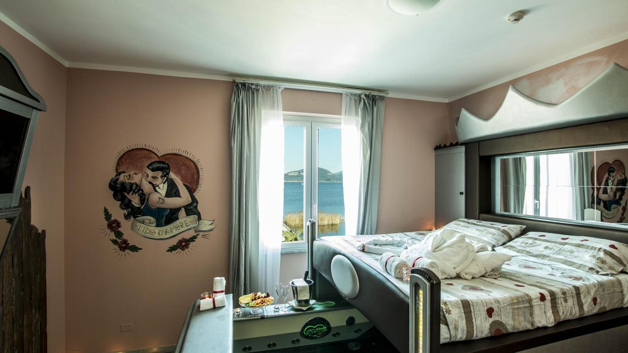Hotel Butterfly ตอร์เร เดล ลาโกปุชชีนี ภายนอก รูปภาพ
