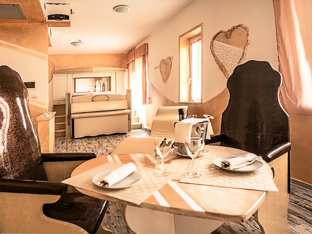 Hotel Butterfly ตอร์เร เดล ลาโกปุชชีนี ภายนอก รูปภาพ